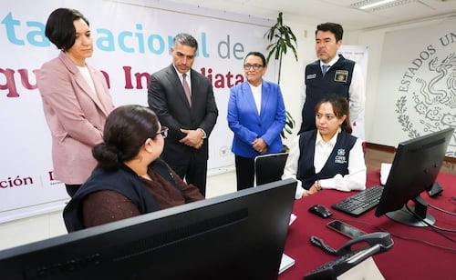 Rosa Icela y Harfuch recorren Centro de la Alerta Nacional de Búsqueda; buscan que cada ficha cuente con carpeta de investigación