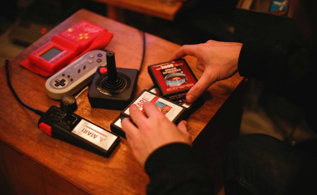 En el lobby podrás disfrutar de una gran sala gamer con consolas portátiles, juegos de todo tipo. (Foto: Facebook The Arcade)