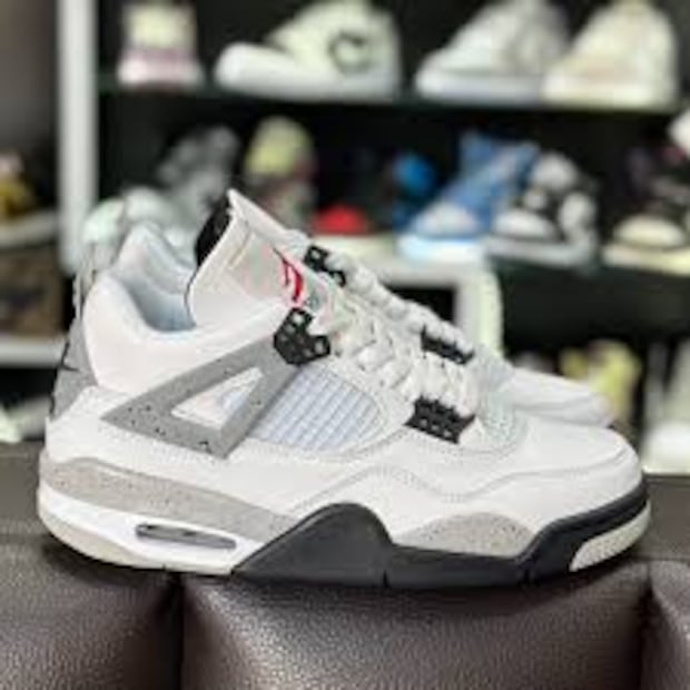 Jordan 4 White Cement. Foto: Sneakerland