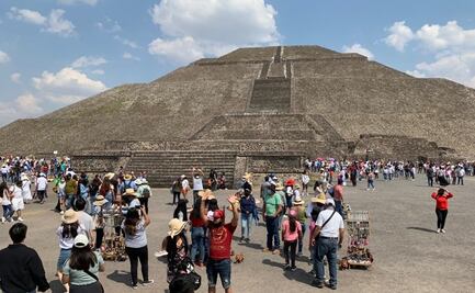 Miles acuden a Teotihuacán a “cargarse de energía” con el Equinoccio de Primavera 2022