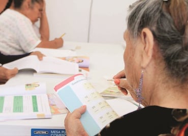 Proponen que CDMX pueda certificar programas de estudio para adultos