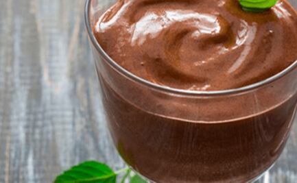 Prepara un rico mousse de chocolate