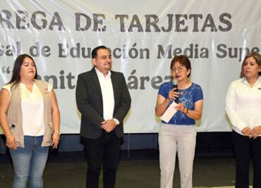 Entregan becas Benito Juárez a más de 2 mil alumnos de la BUAP; buscan evitar abandono escolar