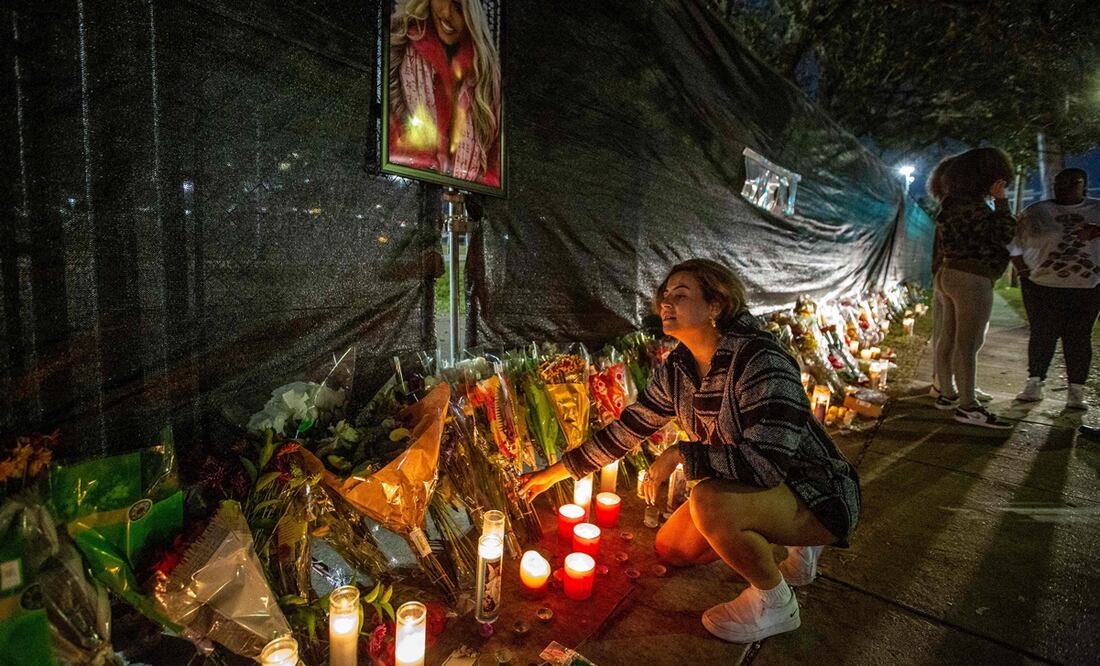Ocho personas murieron y más de 300 resultaron heridas por una estampida durante el festival de música.