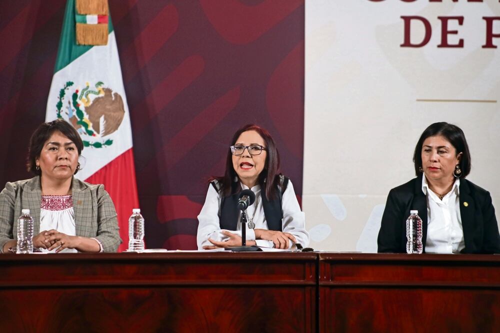 La secretaria de Educación Pública, Leticia Ramírez Anaya, encabezó la conferencia de prensa sobre los nuevos libros de texto que se utilizarán en el próximo ciclo escolar. Foto: Hugo Salvador / EL UNIVERSAL