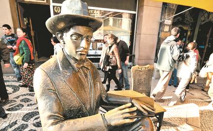 Escritoras homenajean a Fernando Pessoa en Lisboa