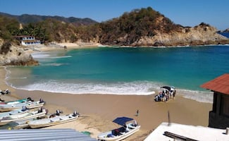 Gobernador de Michoacán asegura que las playas se encuentras limpias; están listas para recibir turistas en Semana Santa, dice
