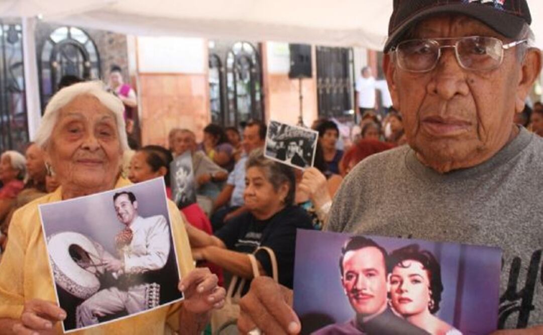 Vecinos de Mérida, recordaron el fallecimiento de Pedro Infante hace 67 años. Foto: Especial