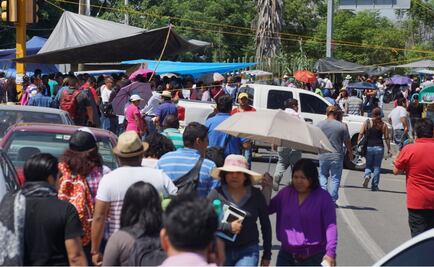 Sección 22 reanuda bloqueos en aeropuerto y terminal de autobuses de Oaxaca