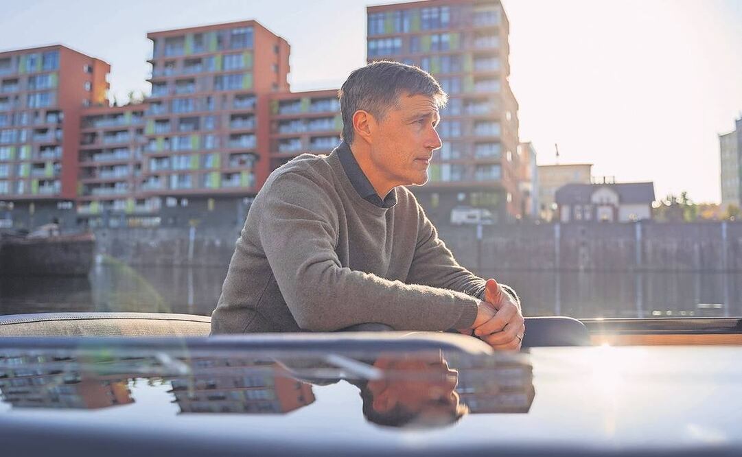 Su personaje afronta el colapso del planeta por la falta de combustible.  Las familias, sin saberlo, dejan paulatinamente de transportarse. Foto: AMC
