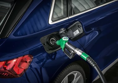 ¿Gasolina verde o roja? Cómo saber cuál lleva mi auto