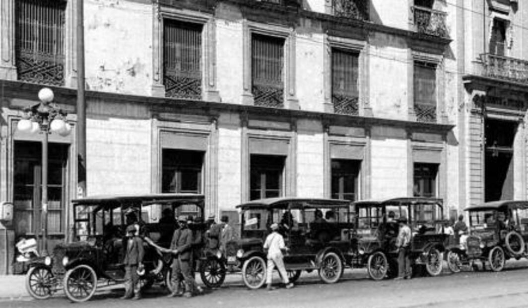 Cuando aparecieron los taxis en la Ciudad de México