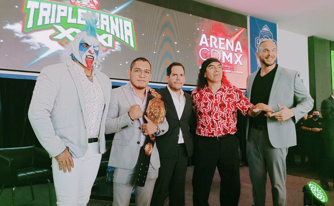Triple A presenta cartel completo para Triplemanía XXXI; Pyscho Clown y Sam Adonis se pelean en la conferencia