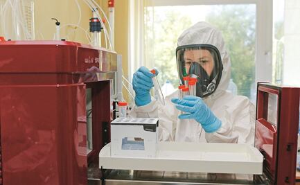 Cofepris debería detener llegada a México de vacuna rusa: “zar de la Influenza” 