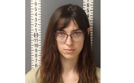 Liberan bajo fianza a mujer que ayudó a robar laptop de Pelosi