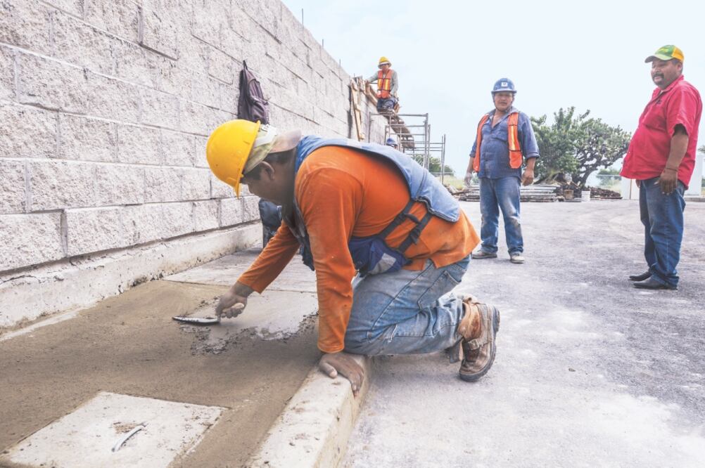 La Cámara Mexicana de la Industria de la Construcción espera un crecimiento de la industria para este año de apenas 1% o 1.5% respecto al cierre de 2016 (ARCHIVO EL UNIVERSAL)