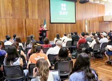 Titular del SAT realiza gira de trabajo en Monterrey