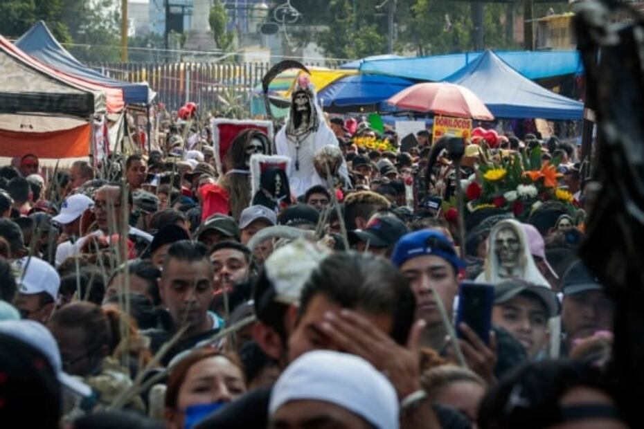 Barrio Bravo se llena de fieles de la Santa Muerte