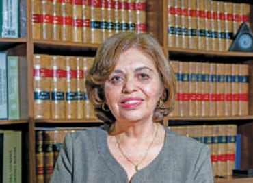 Universidad tiene que ser creativa: Gloria Villegas