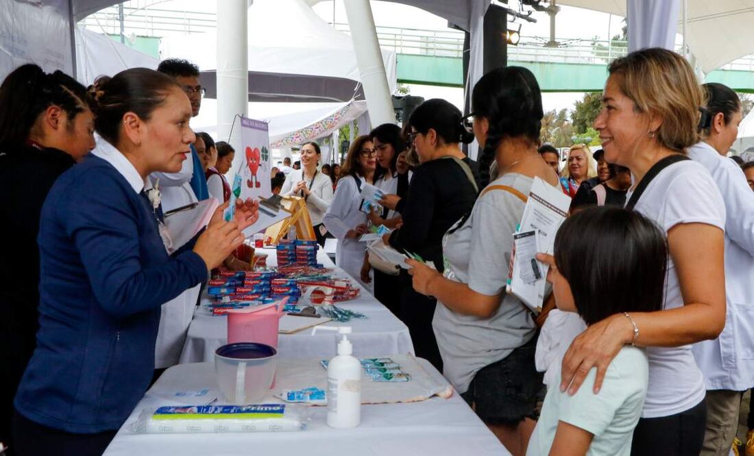 Estudiantes de primaria y secundaria asisten a jornada de Salud para las mujeres en Iztapalapa (28/05/2025). Foto: Especial