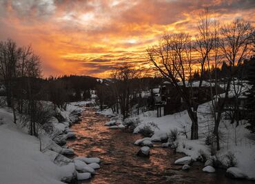 Río atmosférico inunda ciudades de California, trae lluvia y nieve
