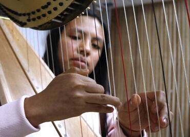 Young Mexican harpist wins international classical music award in NY