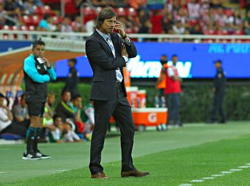 Chivas no podrá comprar jugadores hasta liquidar adeudo con futbolistas