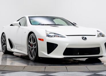 El Lexus LFA de Paris Hilton que puede ser tuyo