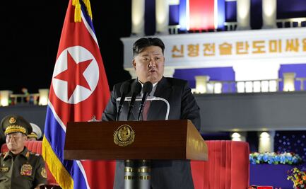 Kim Jong Un, líder norcoreano, supervisa traslado de lanzamisiles a la frontera sur