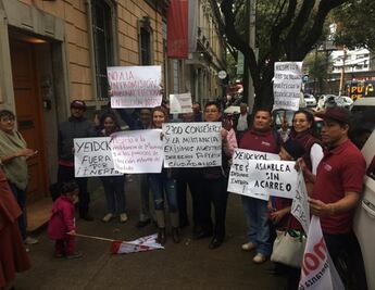 Con una protesta, piden renuncia de Polevnsky a dirigencia de Morena