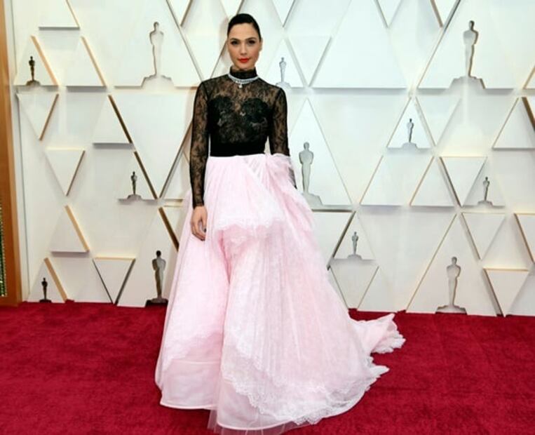Beauty looks y accesorios que robaron miradas en los Oscar 2020