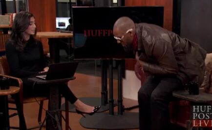 El cantante R. Kelly increpa a periodista