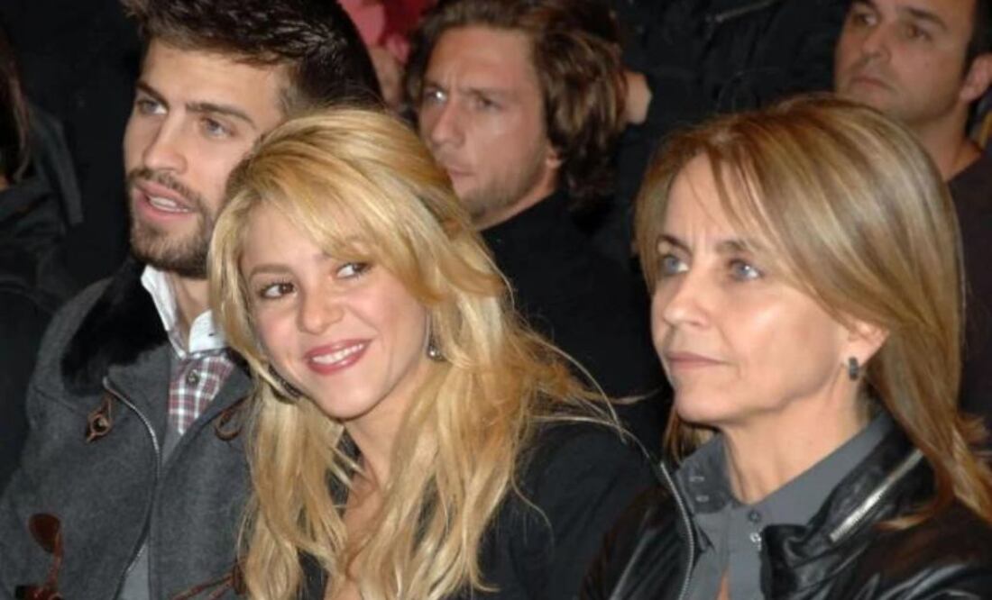 Gerard Piqué, Shakira y Montserrat Bernabeu. Fuente: Twitter @ShakiraRecord