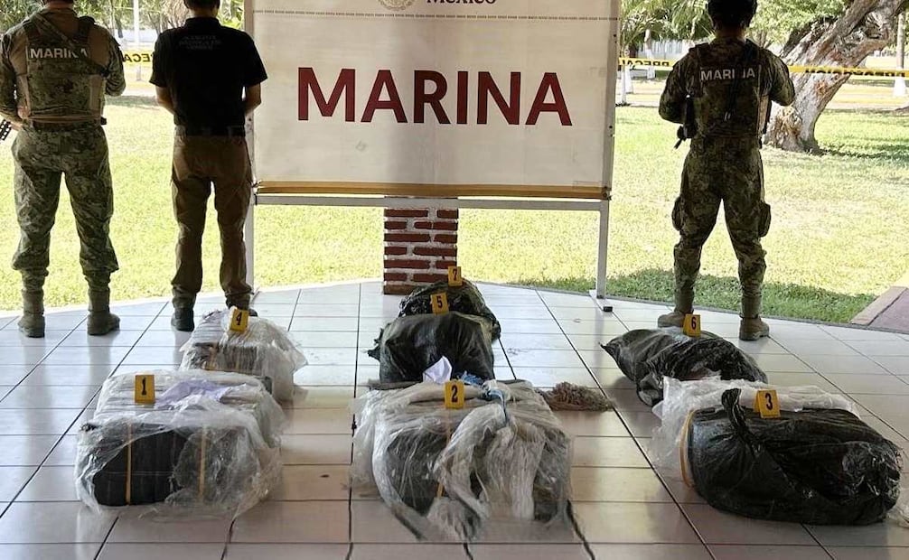 Gabinete de Seguridad reporta el aseguramiento de una embarcación con aproximadamente 265 kilogramos de cocaína en Michoacán este miércoles 8 de abril de 2026. Foto: X @GabSeguridadMX