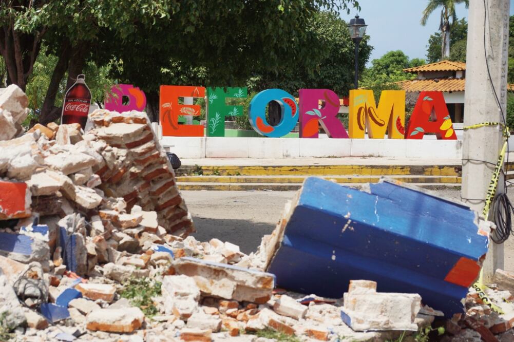 Diversas poblaciones del istmo de Tehuantepec, como Reforma de Pineda, Oaxaca, sufrieron severas afectaciones con el sismo del 7 de septiembre. (EDWIN HERNÁNDEZ. EL UNIVERSA)