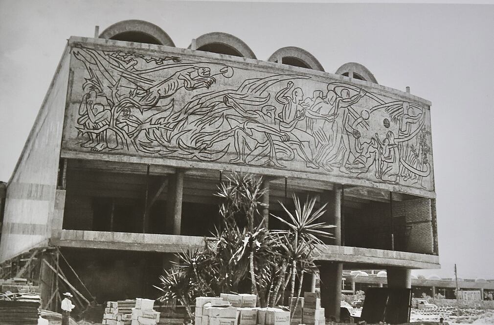 El libro “UNAM: 100 años de muralismo" nació de un año de análisis, investigación y discusión. Foto: "La conquista de la energía", de José Chávez Morado, tomada de “UNAM: 100 años de muralismo".