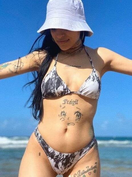 Cazzu: 3 fotos en trajes de baño que demuestran cómo enamoró a Christian Nodal