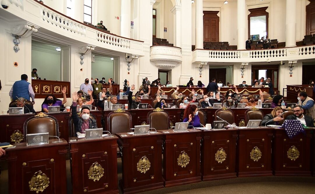 Catorce diputados morenistas pidieron licencia ya que buscan promover la revocación de mandato. Foto: Especial