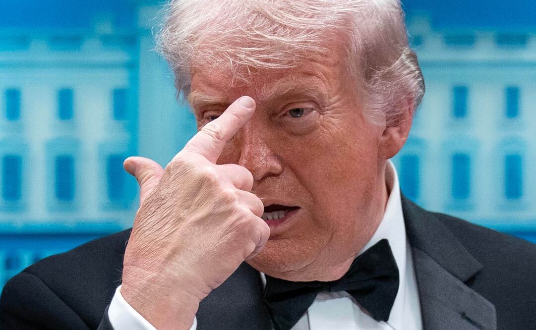 El presidente Donald Trump hace gestos mientras habla en la sala de conferencias de prensa James Brady de la Casa Blanca después de un tiroteo afuera del salón de baile en la cena anual de la Asociación de Corresponsales de la Casa Blanca en Washington, el sábado 25 de abril de 2026. Foto: José Luis Magaña/AP