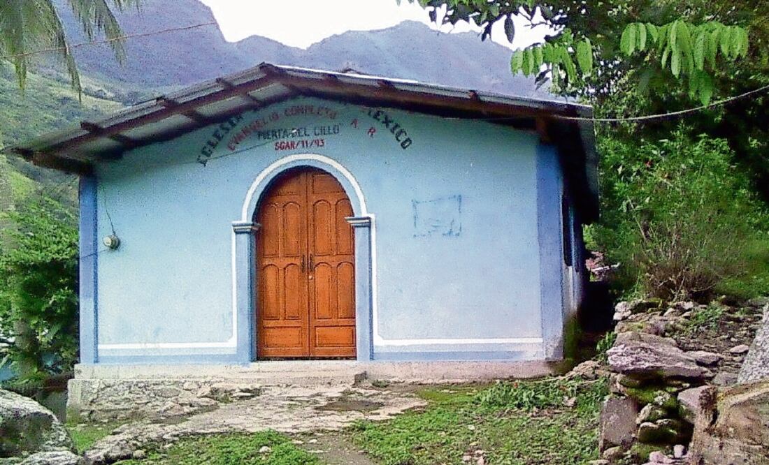El pastor protestante, Cirilo Jerónimo, oficiaba misa la semana pasada en la iglesia Puerta del Cielo (ARCHIVO EL UNIVERSAL)
