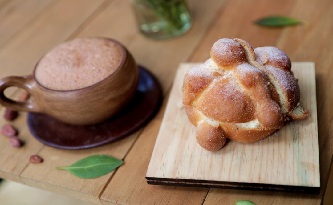 Pan de muerto y chocolate. Foto: Iván Stephens/EL UNIVERSAL