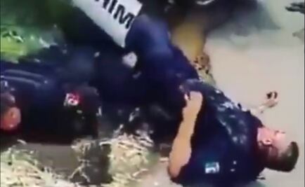 Vuelca patrulla y se burlan de policías accidentados en Puebla