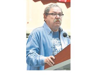 Cepillan inauguración de librería del FCE en Cuba