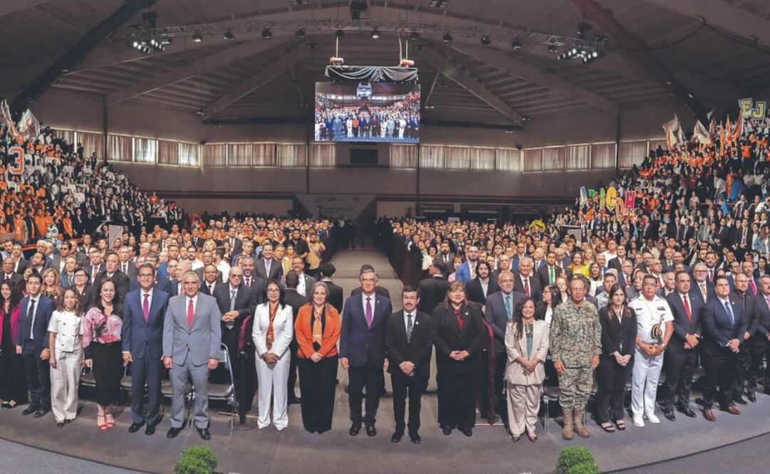 El rector de la Universidad Autónoma de Tamaulipas (UAT), Dámaso Leonardo Anaya Alvarado, presentó ayer su primer informe de actividades y refrendó su compromiso con los estudiantes de la institución académica. (08/04/2025) Foto: Especial