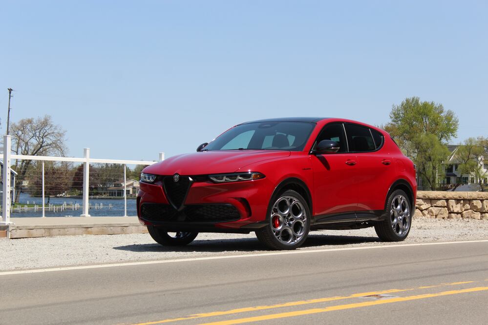 Es el primer Alfa Romeo híbrido en los 112 años de historia de la marca.