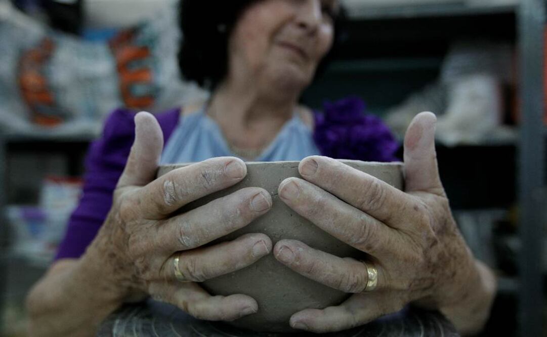 El presidente Andrés Manuel López Obrador adelantó que este viernes entregará el proyecto de presupuesto 2024 para el Ejecutivo, en el que contempla aumentos para trabajadores al servicio del Estado, “sobre todo” a maestros y trabajadores del sector salud”. Foto: archivo/EL UNIVERSAL