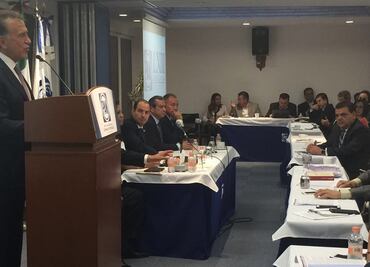 Yunes Linares visita bancada del PAN en San Lázaro