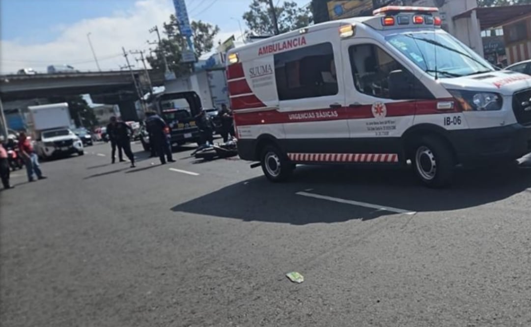 Un accidente en la alcaldía Cuajimalpa de Morelos dejó como saldo un motociclista muerto (14/11/2025). Foto: Especial