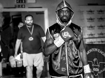 El boxeador Sherif Lawal murió en el cuarto round de su debut profesional