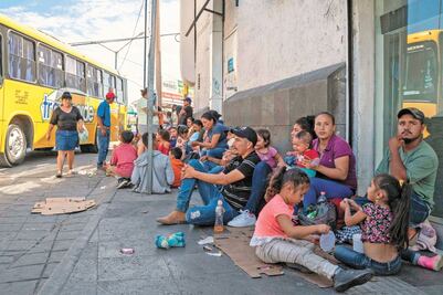 Paisanos huyen a Juárez por violencia